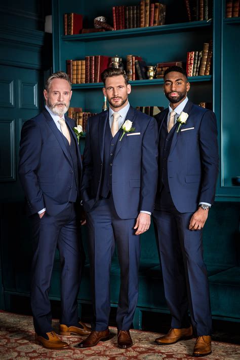 navy blue groom and groomsmen.